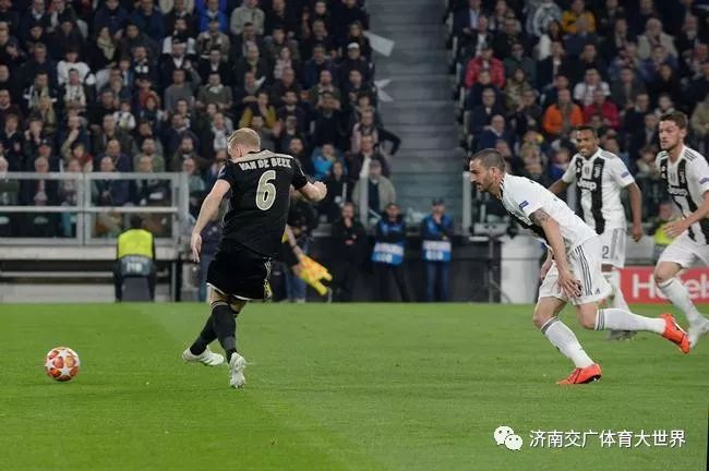  那不勒斯青春风暴席卷赛场，U23小将传射逆转都灵  